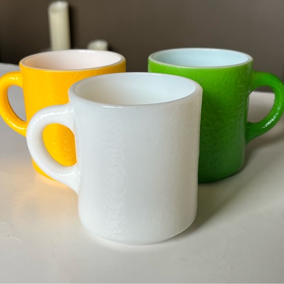 Hazel-Atlas “Orange Peel” pebble textured milk glass coffee mugs set/3 - Picture 3 of 12